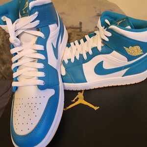 AIR Jordan 1 MID